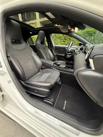 Mercedes-Benz Classe A 220 AMG Line 4Matic — Berline compacte dynamique, peu kilométrée — Miniatur 15