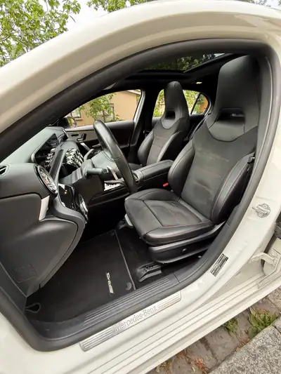 Mercedes-Benz Classe A 220 AMG Line 4Matic — Berline compacte dynamique, peu kilométrée — Miniatur 13