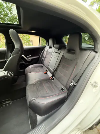 Mercedes-Benz Classe A 220 AMG Line 4Matic — Berline compacte dynamique, peu kilométrée — Miniatur 17