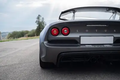 Lotus Exige 3.5 V6 S — Coupé sportif ultime, 350 ch et seulement 36 000 km — side view