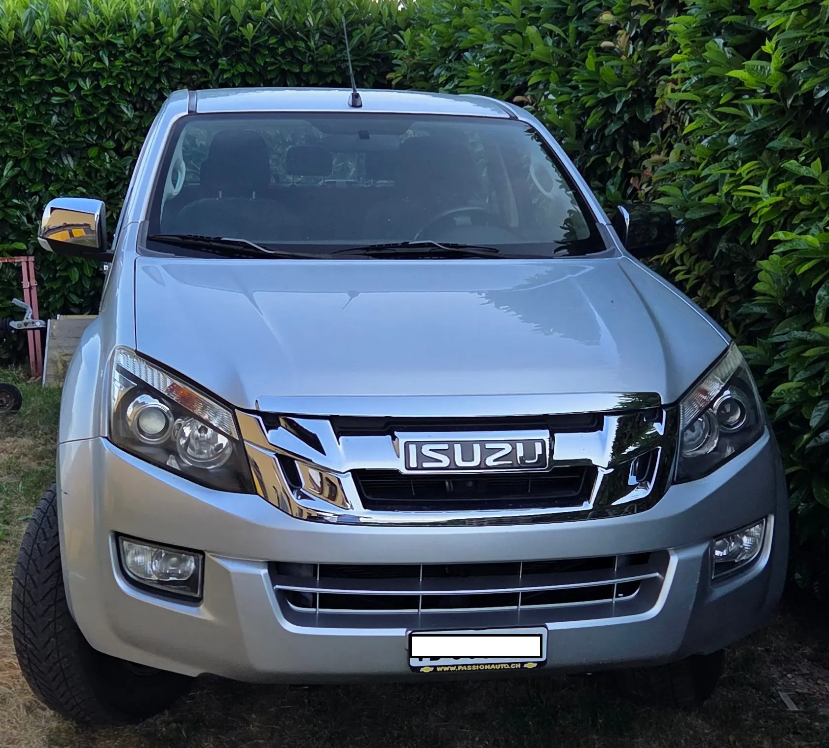 ISUZU D-MAX 2.5 TDi Solar 4x4 — Pick-up robuste, 116'000 km, transmission manuelle — Außenansicht