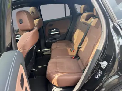 Mercedes-Benz GLA 250 AMG Line 4Matic — SUV compact hybride, 40 500 km seulement — Miniature 10