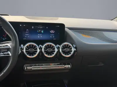 Mercedes-Benz GLA 250 AMG Line 4Matic — SUV compact hybride, 40 500 km seulement — Miniature 14