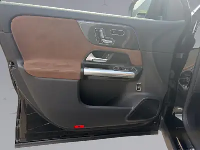 Mercedes-Benz GLA 250 AMG Line 4Matic — SUV compact hybride, 40 500 km seulement — Miniature 15