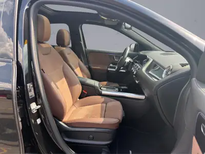 Mercedes-Benz GLA 250 AMG Line 4Matic — SUV compact hybride, 40 500 km seulement — Miniature 16