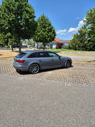 Audi S4 Avant 3.0 V6 TFSI Quattro — Break sportif haute performance, 111'000 km — rear view