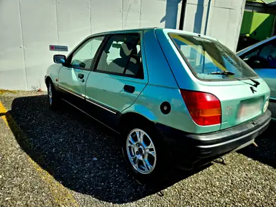 Ford Fiesta 1.4i Ghia — Citadine compacte fiable, sans accident, 135'700 km — vue extérieure