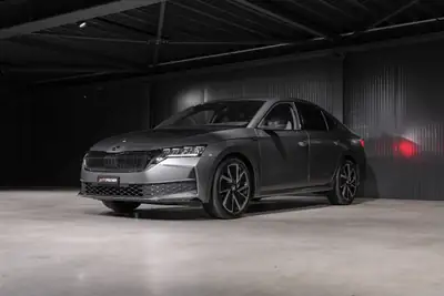Skoda Octavia Limousine 1.5 TSI mHEV — Berline hybride légère, 14'800 km, garantie 5 ans — arrière