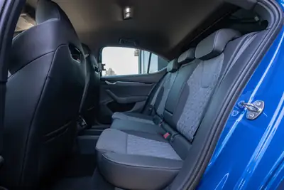Skoda Octavia Limousine 1.5 TSI mHEV — Hybride léger, technologie et efficacité réunies — Miniature 12