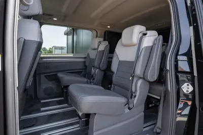 VW T7 Multivan 2.0 TDI Style — 7 places, technologie premium et faible kilométrage — Miniature 12
