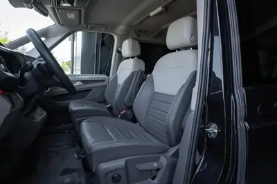 VW T7 Multivan 2.0 TDI Style — 7 places, technologie premium et faible kilométrage — Miniature 10