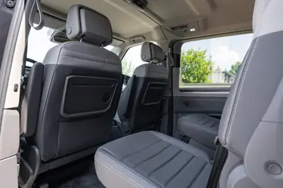 VW T7 Multivan 2.0 TDI Style — 7 places, technologie premium et faible kilométrage — Miniature 13