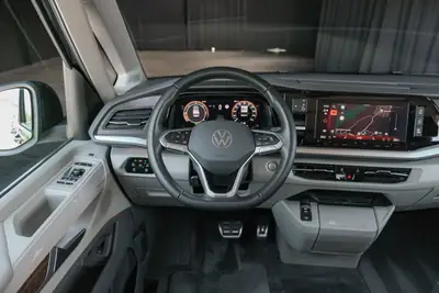VW T7 Multivan 2.0 TDI Style — 7 places, technologie premium et faible kilométrage — Miniature 18