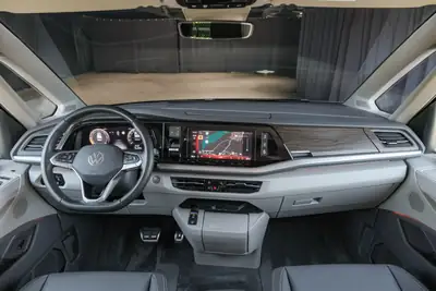 VW T7 Multivan 2.0 TDI Style — 7 places, technologie premium et faible kilométrage — Miniature 17