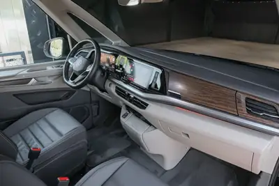 VW T7 Multivan 2.0 TDI Style — 7 places, technologie premium et faible kilométrage — Miniature 16