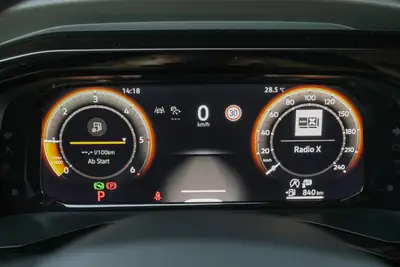 VW T7 Multivan 2.0 TDI Style — 7 places, technologie premium et faible kilométrage — Miniature 19