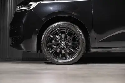 VW T7 Multivan 2.0 TDI Style — 7 places, technologie premium et faible kilométrage — Miniature 28