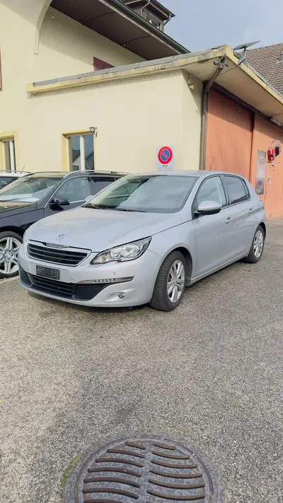 Peugeot 308 1.6 BlueHDi Style — Berline fiable, faible consommation et kilométrage modéré — côté