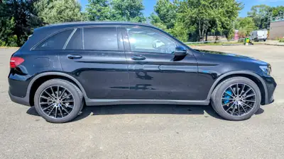 Mercedes-Benz GLC 350 e AMG Line — SUV hybride rechargeable, 86000 km, design premium — Heckansicht