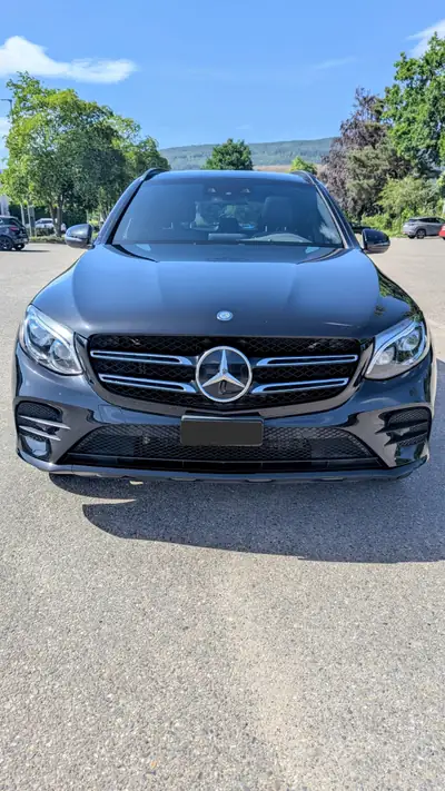 Mercedes-Benz GLC 350 e AMG Line — SUV hybride rechargeable, 86000 km, design premium — Seitenansicht