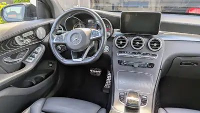Mercedes-Benz GLC 350 e AMG Line — SUV hybride rechargeable, 86000 km, design premium — Innenraum