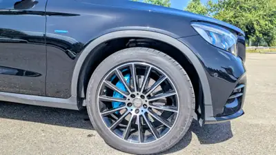 Mercedes-Benz GLC 350 e AMG Line — SUV hybride rechargeable, 86000 km, design premium — Detail