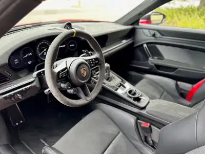 Porsche 911 4.0 GT3 RS PDK — Hyperperformance en rouge, kilométrage quasi neuf — Detail