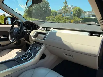 Land Rover Range Rover Evoque 2.2 TD4 Dynamic — SUV compact premium, entretien suivi — détail