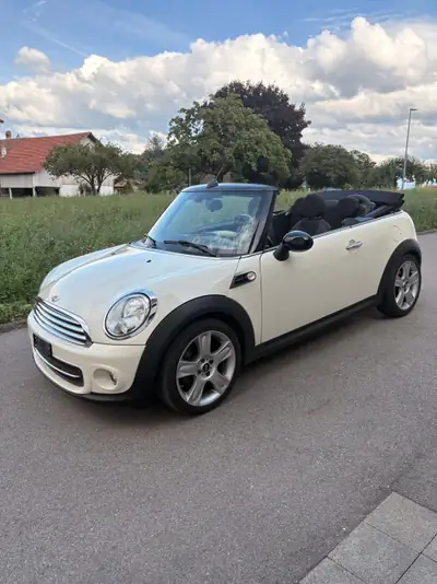 MINI Cabriolet 2015 — Décapotable compacte, 70'000 km, sans accident — vista posteriore