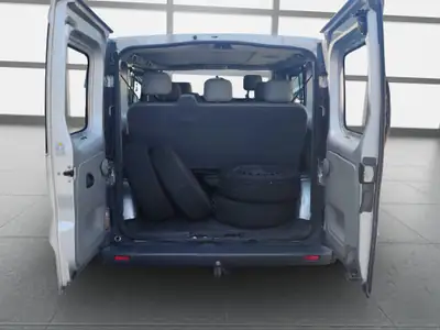 Renault Trafic 1.9 dCi 100 — Monospace robuste, 9 places, entretien impeccable — Miniature 13