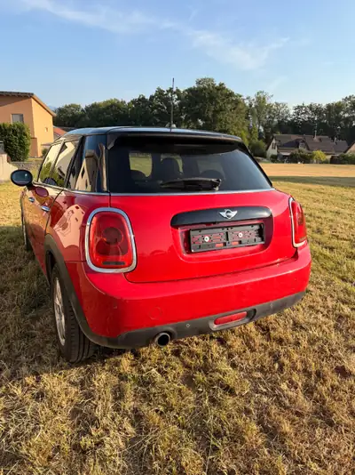 MINI Cooper 136 ch — Citadine dynamique, boîte auto, faible kilométrage — interni