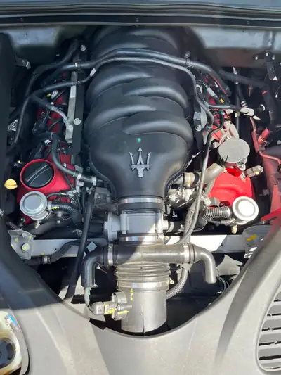 Maserati Quattroporte 4.7 V8 S — Berline de prestige, 431 ch et historique irréprochable — Miniatura 8