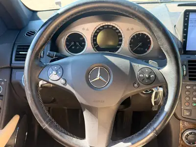 Mercedes-Benz C 200 Kompressor Avantgarde — Break automatique, cuir chauffant et caméra — Miniature 17