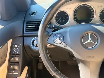 Mercedes-Benz C 200 Kompressor Avantgarde — Break automatique, cuir chauffant et caméra — Miniature 18