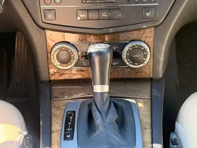 Mercedes-Benz C 200 Kompressor Avantgarde — Break automatique, cuir chauffant et caméra — Miniature 23