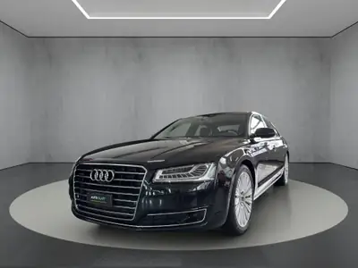 Audi A8 3.0 V6 TDI Quattro — Berline de prestige, toit panoramique et suspension pneumatique — exterior view