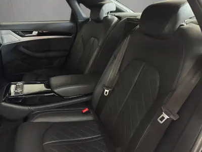 Audi A8 3.0 V6 TDI Quattro — Berline de prestige, toit panoramique et suspension pneumatique — Thumbnail 7