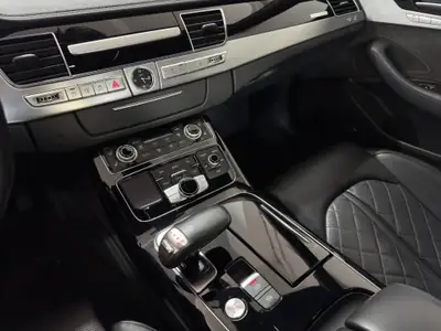 Audi A8 3.0 V6 TDI Quattro — Berline de prestige, toit panoramique et suspension pneumatique — Thumbnail 13
