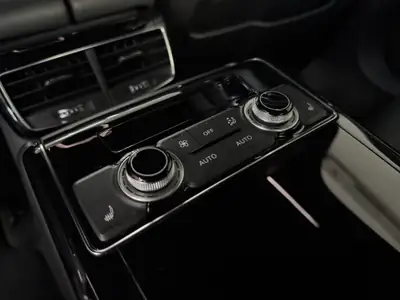 Audi A8 3.0 V6 TDI Quattro — Berline de prestige, toit panoramique et suspension pneumatique — Thumbnail 18