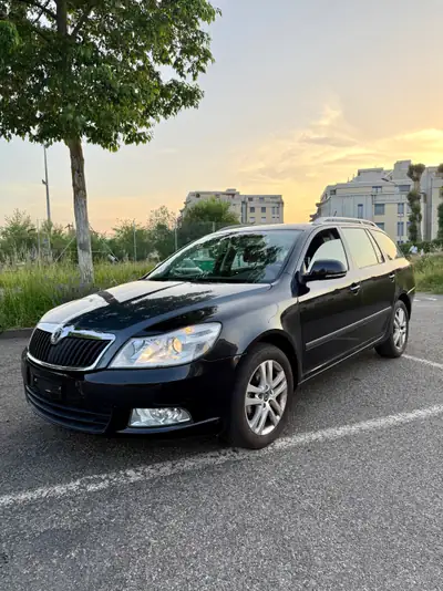 Skoda Octavia Combi 1.8 TSI — Polyvalence 4x4 et motorisation puissante — vue extérieure