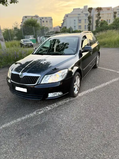Skoda Octavia Combi 1.8 TSI — Polyvalence 4x4 et motorisation puissante — Miniature 7
