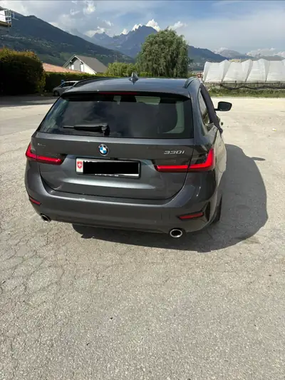 BMW 330i xDrive Touring 2022 — Berline familiale performante, 83 000 km seulement — Heckansicht