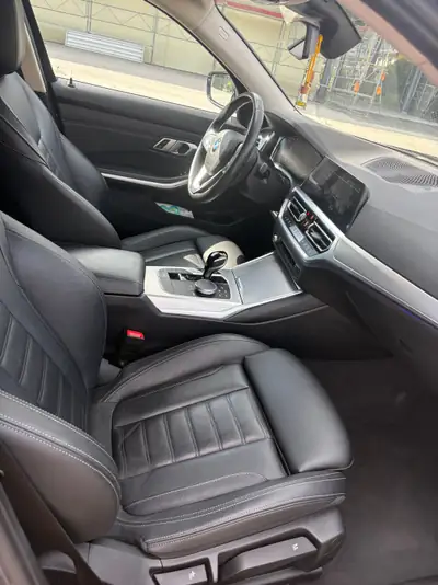 BMW 330i xDrive Touring 2022 — Berline familiale performante, 83 000 km seulement — Armaturenbrett