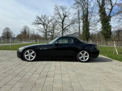 Honda S2000 2.0 16V — Roadster légendaire, 240 ch purs et sans compromis — Detail
