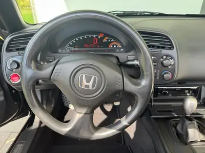 Honda S2000 2.0 16V — Roadster légendaire, 240 ch purs et sans compromis — Innenraum