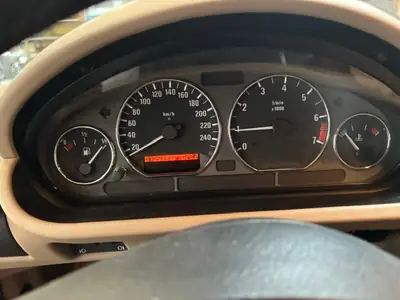 BMW Z3 2.8 — Roadster mythique des années 90, moteur 6-cylindres puissant — Armaturenbrett