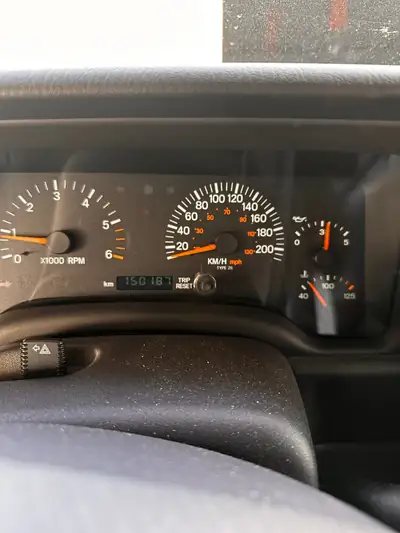 Jeep Cherokee 4.0 Limited Freedom — SUV robuste et spacieux, sans accident — arrière