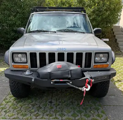Jeep Cherokee 4.0 Limited Freedom — SUV robuste et spacieux, sans accident — tableau de bord