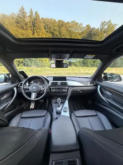 BMW 340i xDrive — Berline sportive premium, impeccable et fraîchement révisée — dettaglio
