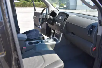 Nissan Pathfinder 2.5 dCi Platinum — SUV 7 places robuste, diesel économique — Miniatura 7